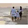 Картина за номерами Strateg Сімейна прогулянка берегом на кольоровому фоні розміром 40х50 см (VA-2665)