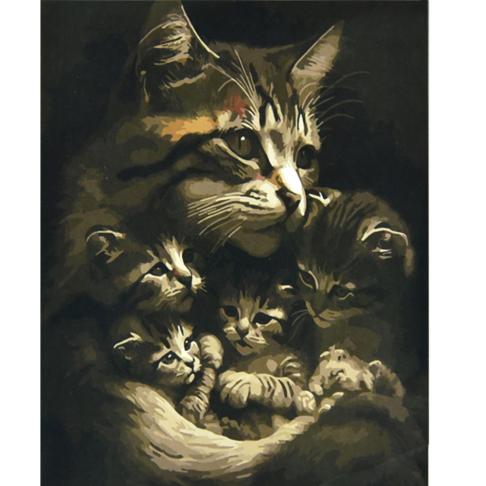 Кошка с котятами размером 50х50 см (AA006)
